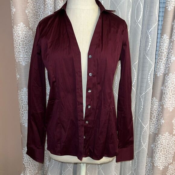 NWT Ann Taylor factory burgundy  button down shirt xs - Picture 1 of 8